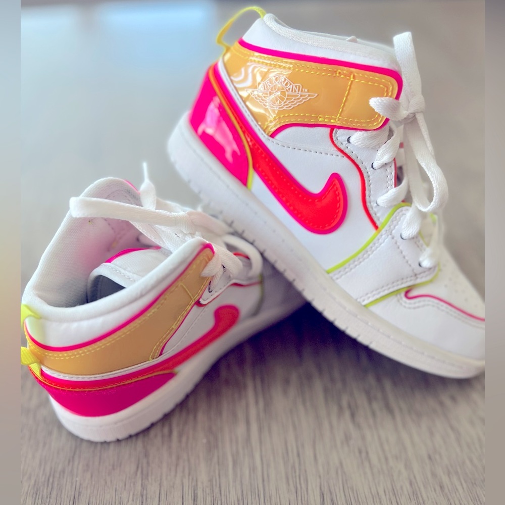 Jordan Kid's Shoes Nike Air Retro 1 Mid (PS) Edge Glow CV4612-100